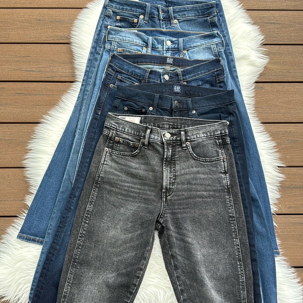 Bundle (6) Women GAP Jeans SZ4/27P
EUC